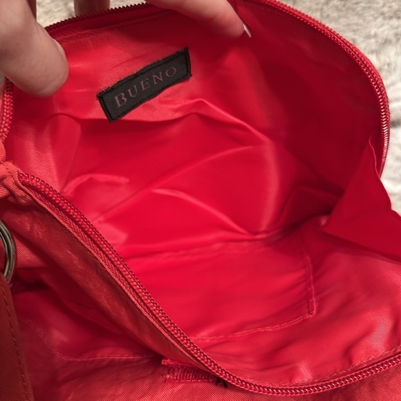 Bueno Adjustable Crossbody Purse - Picture 6 of 10